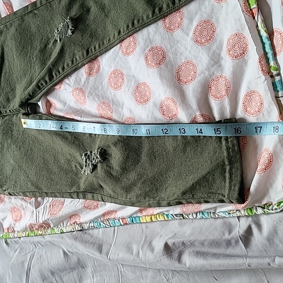 Shein Boys 5t Distressed Jeans olive green elastic waist - Picture 7 of 8